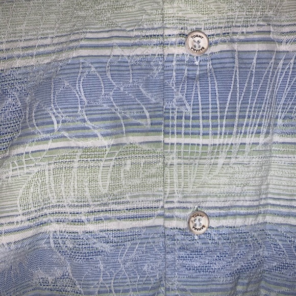 Size M Tommy Bahama Short Sleeve Button Down Shirt - Picture 4 of 4